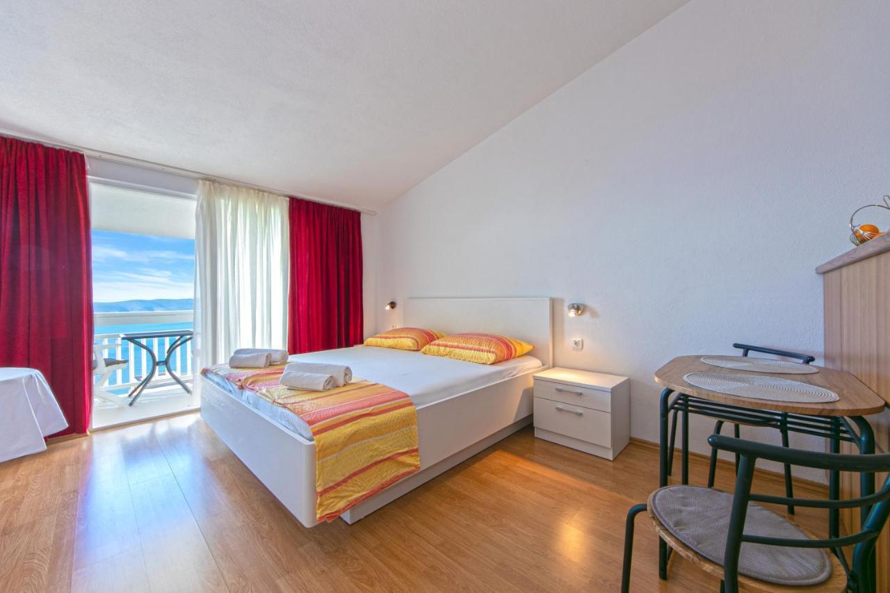 Adria Brela Apartments Eksteriør bilde