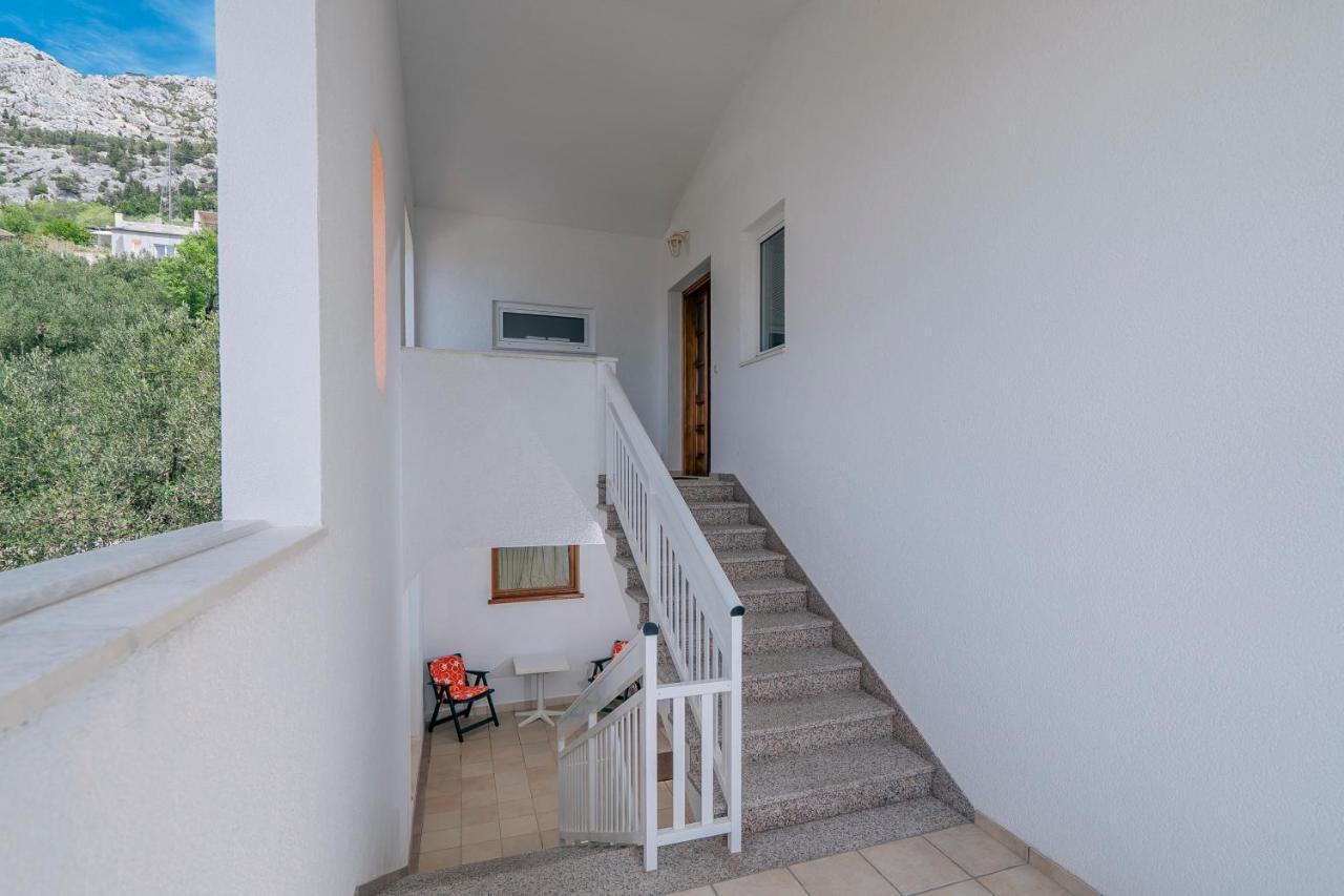 Adria Brela Apartments Eksteriør bilde